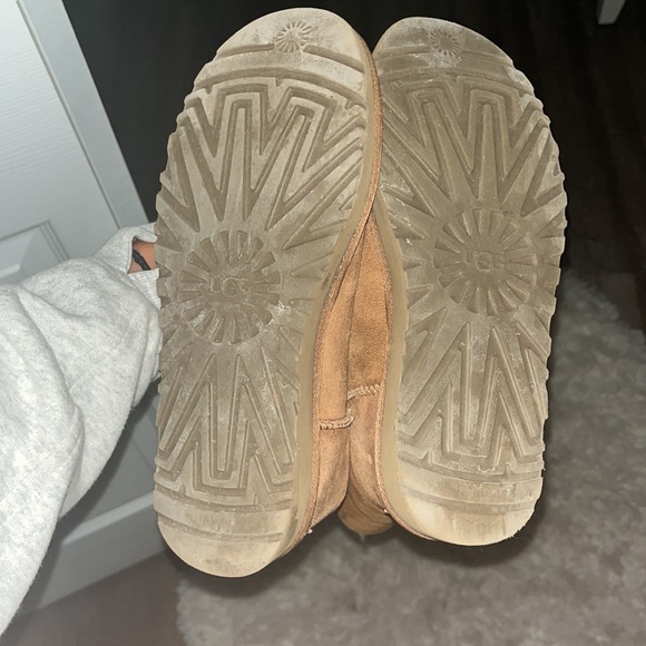 Ugg Bailey Button Chestnut Women’s 7 - Picture 5 of 5